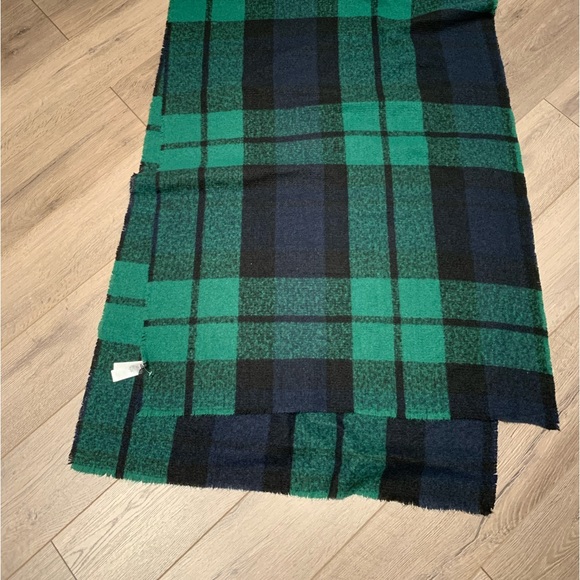 Old Navy. 2 x scarf. Extra large unisex scarves. NWOT. ❄️ - Picture 5 of 6
